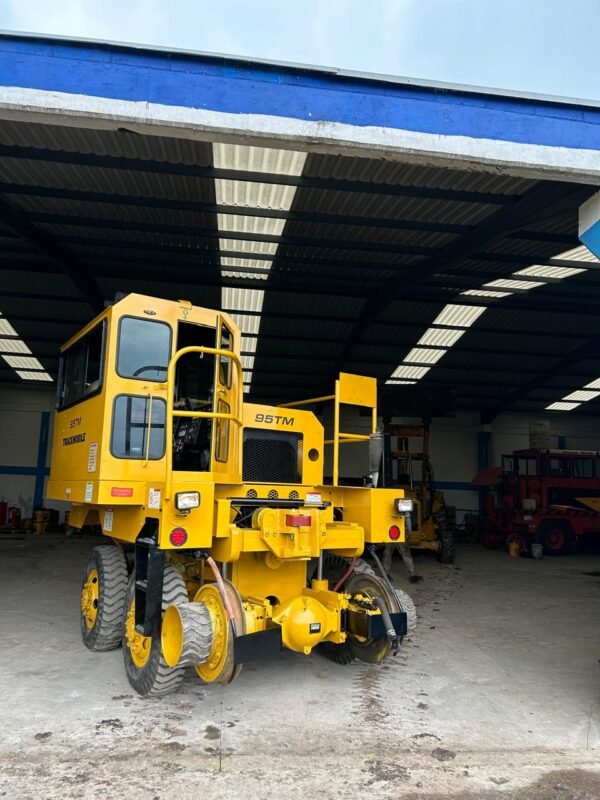WhatsApp Image 2025-06-26 at 1.31.58 PM Trackmobile 95TM