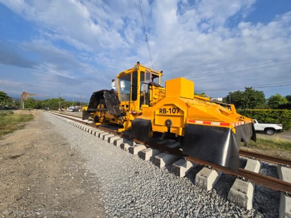 WhatsApp Image 2026-01-26 at 8.52.48 PM (4) Reguladora de balasto Kershaw 1993