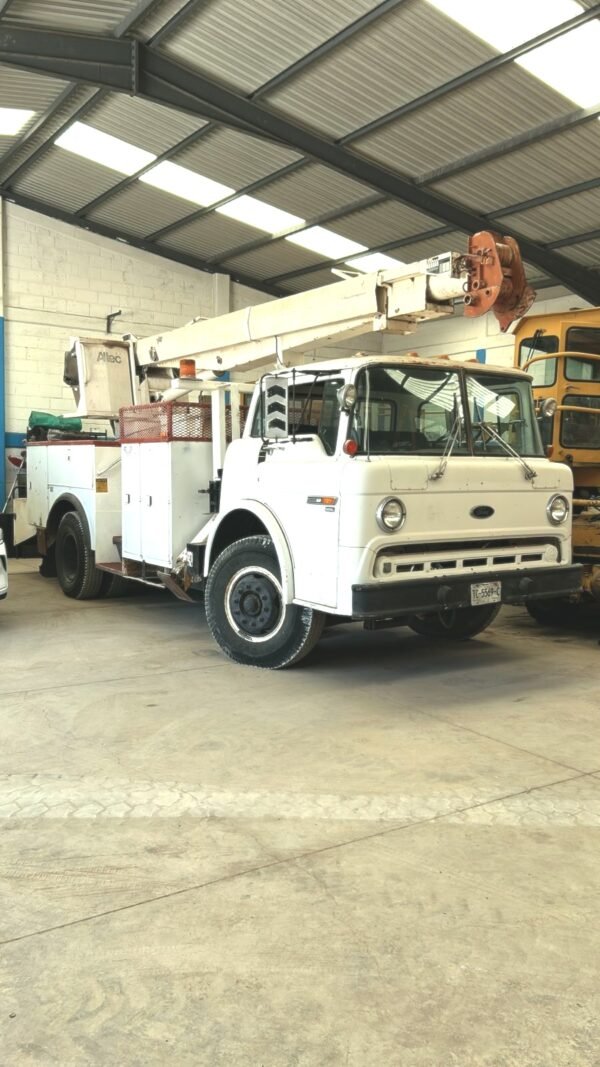 WhatsApp Image 2026-02-16 at 1.39.16 PM Camión Grúa Ford F 900