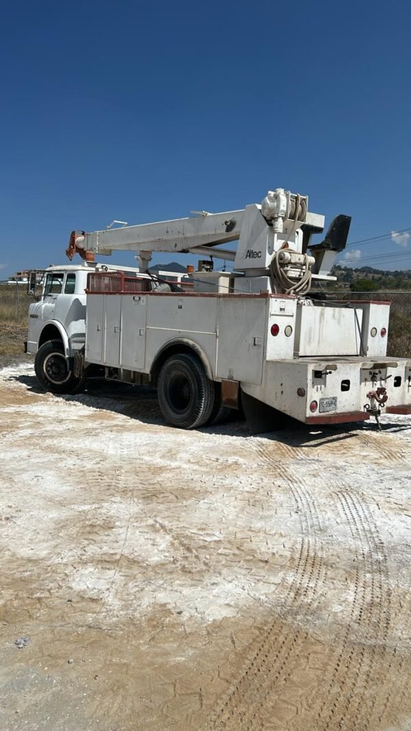 WhatsApp Image 2026-02-16 at 1.57.47 PM Camión Grúa Ford F 900