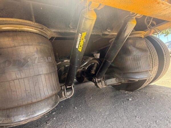 WhatsApp Image 2026-06-16 at 1.21.00 PM (2) Lowboy ferroviario