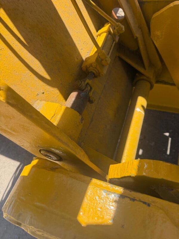 WhatsApp Image 2026-06-16 at 1.21.00 PM (4) Lowboy ferroviario