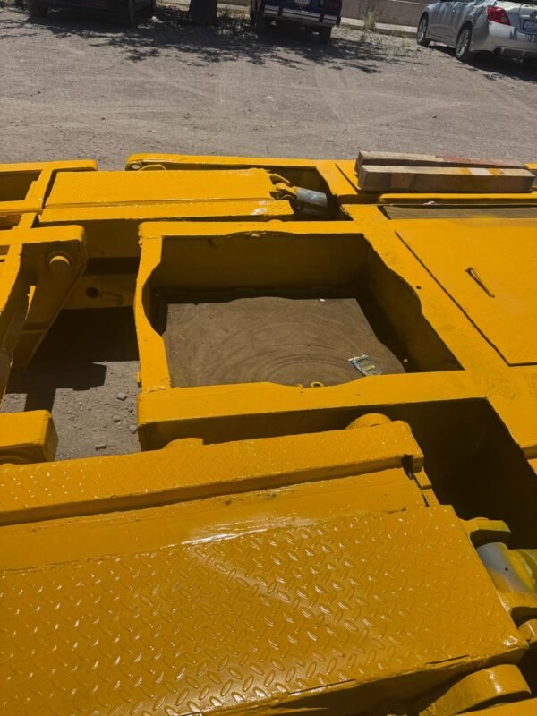 WhatsApp Image 2026-06-16 at 1.21.00 PM (6) Lowboy ferroviario