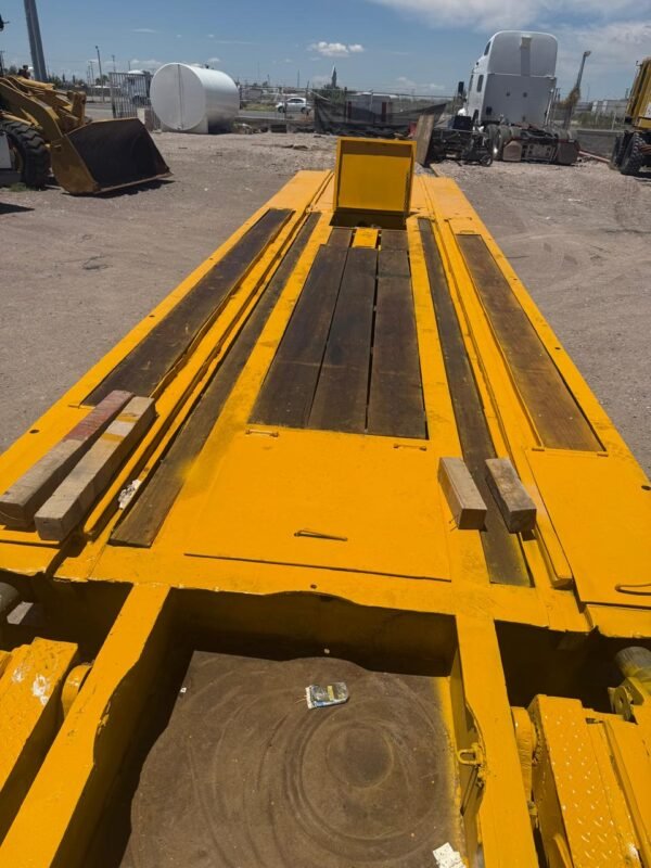 WhatsApp Image 2026-06-16 at 1.21.01 PM (1) Lowboy ferroviario