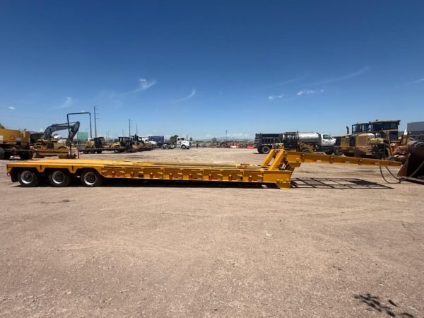 WhatsApp Image 2026-06-16 at 1.21.01 PM (3) Lowboy ferroviario