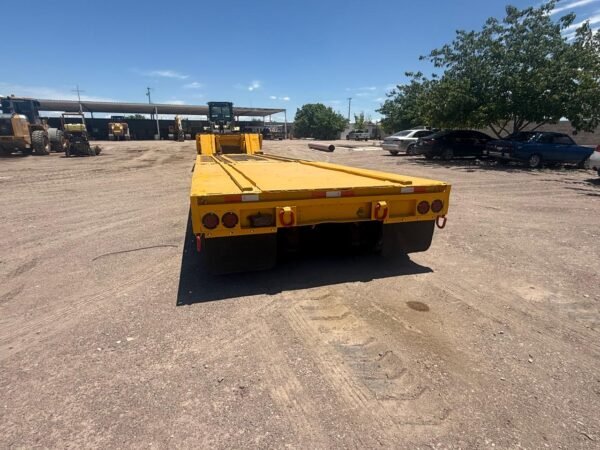 WhatsApp Image 2026-06-16 at 1.21.02 PM (3) Lowboy ferroviario