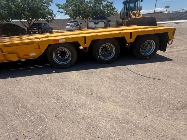 WhatsApp Image 2026-06-16 at 1.21.02 PM Lowboy ferroviario
